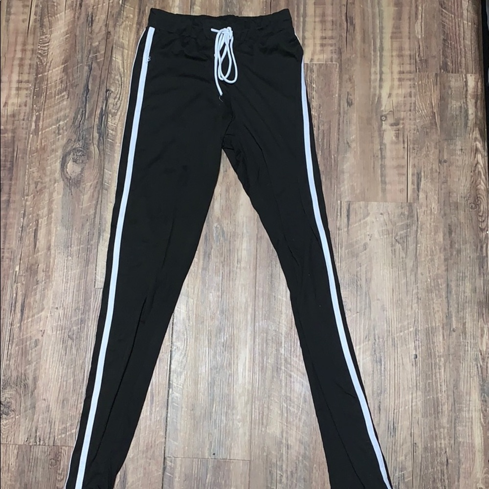 TAKING OFFERS!!! Fashion nova leggings